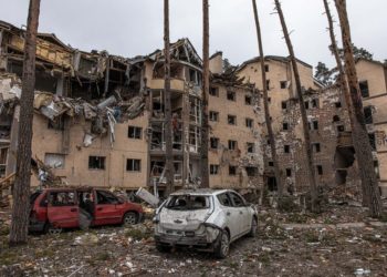 Ό,τι απέμεινε από γειτονιά της Ιρπίν, στο Κίεβο (φωτ.: EPA/ROMAN PILIPEY)