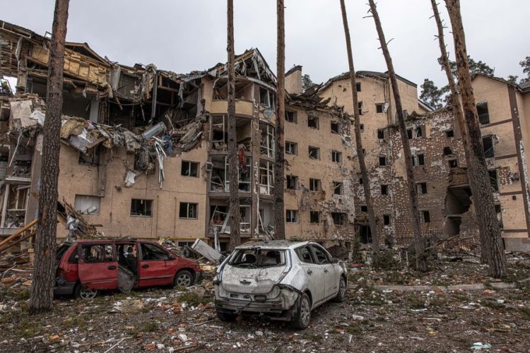 Ό,τι απέμεινε από γειτονιά της Ιρπίν, στο Κίεβο (φωτ.: 
EPA/ROMAN PILIPEY)
