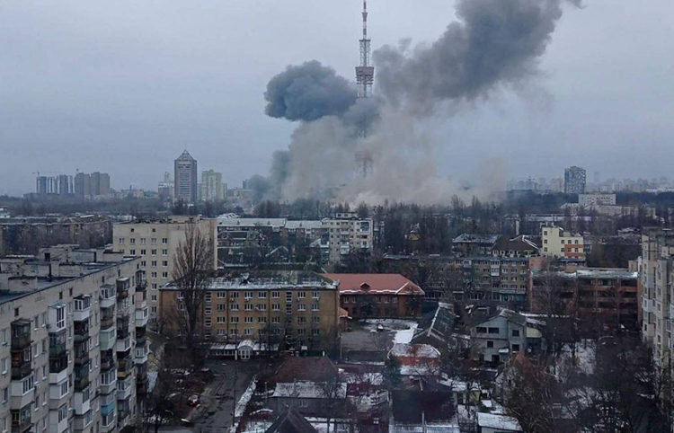 Βομβαρδισμός στο Κίεβο (Φωτ.: Telegram / Ukraine NOW)