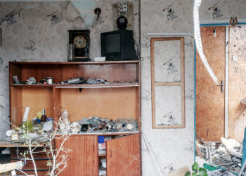 Κατεστραμμένο σπίτι στη Μαριούπολη (φωτ.: Γιατροί Χωρίς Σύνορα / MSF International)