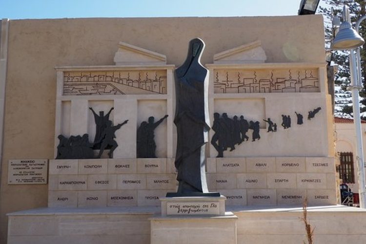 Το μνημείο των Μικρασιατών στο Ρέθυμνο της Κρήτης (πηγή: tripadvisor.com.gr)