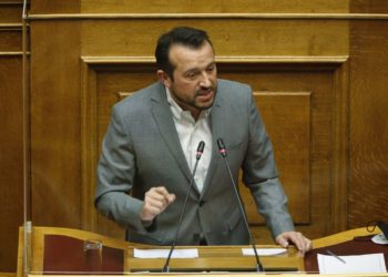 Ο βουλευτής του ΣΥΡΙΖΑ Νίκος Παππάς μιλάει από το βήμα της Βουλής (φωτ. αρχείου: ΑΠΕ-ΜΠΕ/ Αλέξανδρος Βλάχος)
