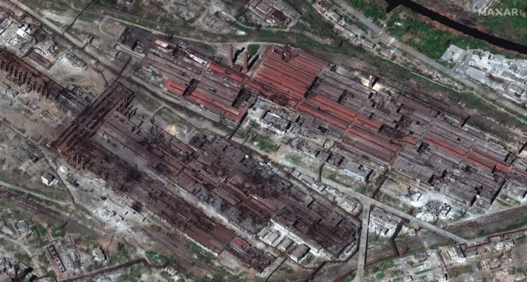 Δορυφορική εικόνα του Αζοφστάλ τραβηγμένη στις 29 Απριλίου 2022 (EPA/MAXAR TECHNOLOGIES HANDOUT -- MANDATORY)