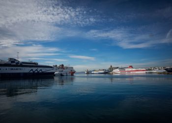 Λήψη από το λιμάνι του Πειραιά (φωτ. αρχείου: EUROKINISSI/ Γιώργος Κονταρίνης)