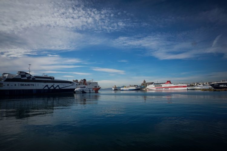 Λήψη από το λιμάνι του Πειραιά (φωτ. αρχείου: EUROKINISSI/ Γιώργος Κονταρίνης)