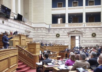 Ο Κυριάκος Μητσοτάκης κατά τη σημερινή του ομιλία στην Ολομέλεια της Βουλής, στη συζήτηση επί της νέας πενταετούς αμυντικής ελληνοαμερικανικής Συμφωνίας (φωτ.: ΑΠΕ-ΜΠΕ/ ΓΡΑΦΕΙΟ ΤΥΠΟΥ ΠΡΩΘΥΠΟΥΡΓΟΥ/Δημήτρης Παπαμήτσος)