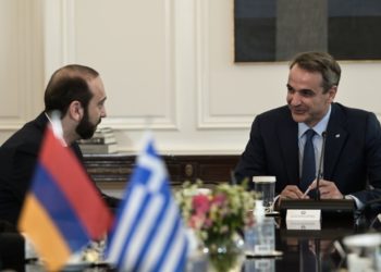Συνάντηση του πρωθυπουργού Κυριάκου Μητσοτάκη με τον υπουργό Εξωτερικών της Αρμενίας Ararat Mirzoyan, Δευτέρα 27 Ιουνίου 2022. (Φωτ.: Eurokinissi/Μιχάλης Καραγιάννης)