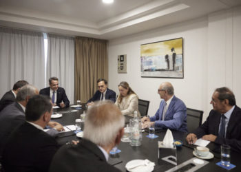 Ο πρωθυπουργός Κυριάκος Μητσοτάκης συναντήθηκε  με την Επιτροπή Κατεχόμενων Δήμων και Κοινοτήτων, στη Λευκωσία την Παρασκευή 17 Ιουνίου 2022 (Φωτ.: ΑΠΕ-ΜΠΕ/Γραφείο Τύπου πρωθυπουργού/Δημήτρης Παπαμήτσος)