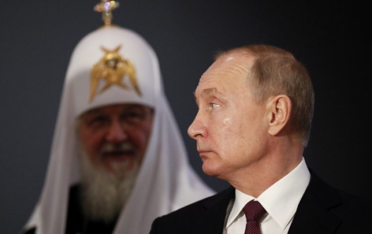 Ο Ρώσος πρόεδρος Βλαντίμιρ Πούτιν και ο Πατριάρχης Μόσχας και πασών των Ρωσιών Κύριλλος τον Νοέμβριο του 2019 (Φωτ. αρχείου: EPA/Shamil Zhumatov)
