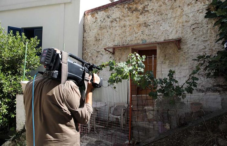 Το σπίτι στου Γκύζη όπου βρέθηκε νεκρή η 62χρονη (φωτ.: EUROKINISSI / Γιάννης Παναγόπουλος)