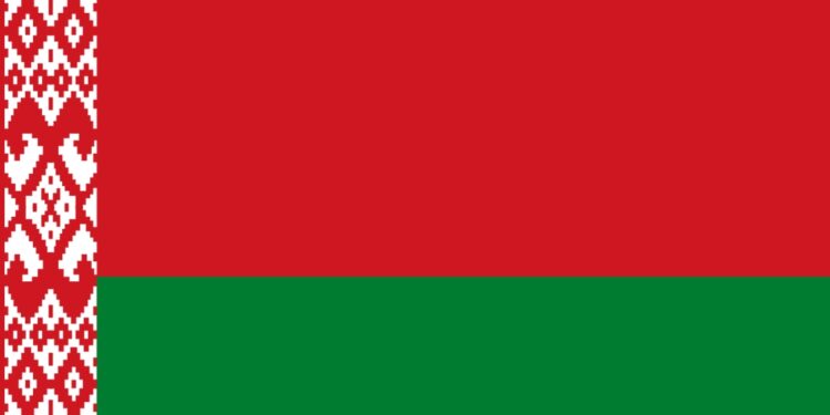 Η σημαία της Δημοκρατίας της Λευκορωσίας, όπως είναι το επίσημο όνομα του κράτους (φωτ.: el.wikipedia.org/ Ministry of the Foreign Affairs of the Republic of Belarus)