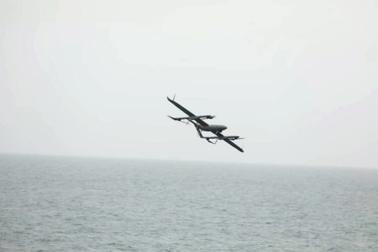 Μη επανδρωμένο αεροσκάφος που απογειώθηκε από ιρανικό υποβρύχιο στον Ινδικό Ωκεανό (φωτ.: EPA/IRANIAN ARMY HANDOUT)