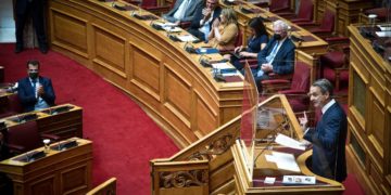Συζήτηση, κατόπιν αιτήματος του πρωθυπουργού Κυριάκου Μητσοτάκη, σύμφωνα με το άρθρο 142Α του Κανονισμού της Βουλής, με αντικείμενο την ενημέρωση του Σώματος σχετικά με τις κοινωνικές πολιτικές της Κυβέρνησης, Τετάρτη 6 Ιουλίου 2022. (Φωτ.: Eurokinissi/Γιώργος Κονταρίνης)