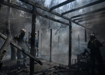 Δεύτερη ημέρα της πυρκαγιάς στην Πεντέλη, Τετάρτη 20 Ιουλίου 2022. (Φωτ.: Τατιάνα Μπόλαρη/Eurokinissi)
