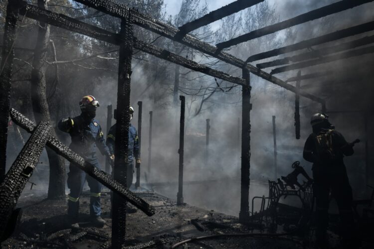 Δεύτερη ημέρα της πυρκαγιάς στην Πεντέλη, Τετάρτη 20 Ιουλίου 2022. (Φωτ.: Τατιάνα Μπόλαρη/Eurokinissi)
