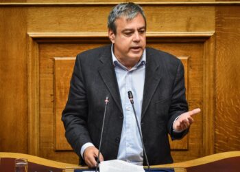 Ο βουλευτής του ΣΥΡΙΖΑ Χριστόφορος Βερναρδάκης (Φωτ. αρχείου: Eurokinissi/Τατιάνα Μπόλαρη)