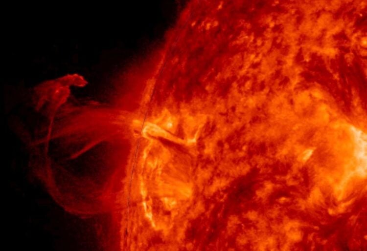 Στιγμιότυπο ηλιακής έκλαμψης που αποτύπωσε το Παρατηρητήριο Ηλιακής Δυναμικής της NASA (φωτ. αρχείου: EPA / NASA / SDO)