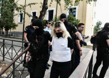 H Ρούλα Πισπιρίγκου μεταβαίνει στην ανακρίτρια για συμπληρωματική ποινική δίωξη που της ασκήθηκε (φωτ.: EUROKINISSI / Τατιάνα Μπόλαρη)