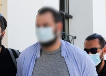 Ο 34χρονος που εισέβαλε με το αυτοκίνητο του στο Εφετείο Αθηνών οδηγείται στον Εισαγγελέα (Φωτ.: Eurokinissi/Γιάννης Παναγόπουλος)