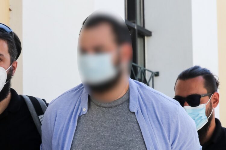 Ο 34χρονος που εισέβαλε με το αυτοκίνητο του στο Εφετείο Αθηνών οδηγείται στον Εισαγγελέα (Φωτ.: Eurokinissi/Γιάννης Παναγόπουλος)