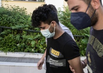 Απολογία στον ανακριτή του 21χρονου για την δολοφονία της 17χρονης συντρόφου του στο Περιστέρι, Δευτέρα 8 Αυγούστου 2022. (Φωτ.: Eurokinissi/Μιχάλης Καραγιάννης)
