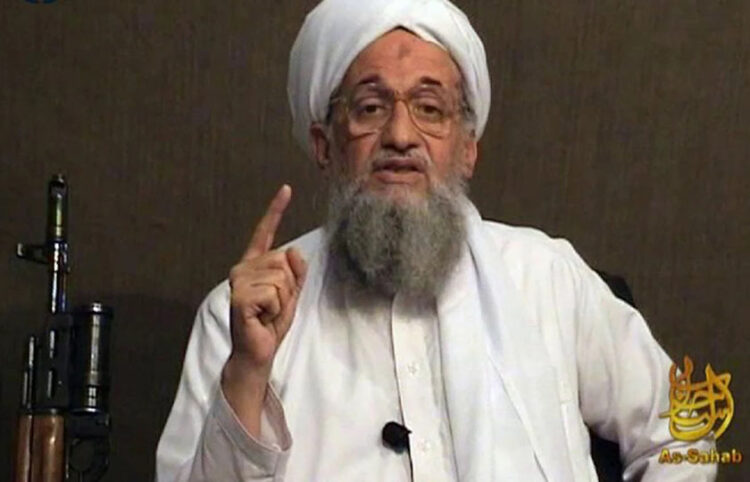 O Αϊμάν αλ Ζαουάχρι σε στιγμιότυπο από βίντεο του 2011 (πηγή: SITE Intelligence Group)