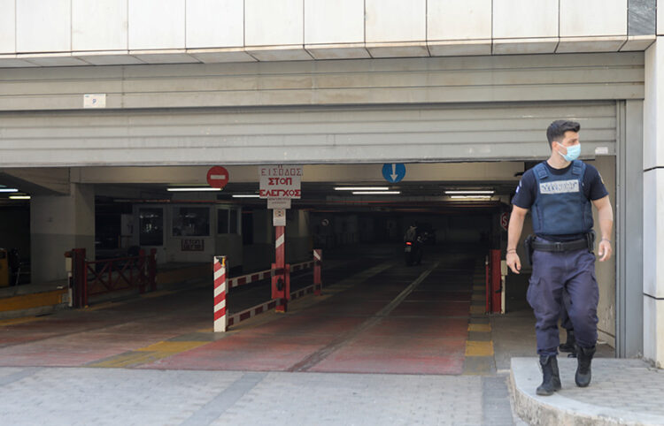Η είσοδος του πάρκινγκ στο Εφετείο Αθηνών (φωτ.: EUROKINISSI / Γιάννης Παναγόπουλος)