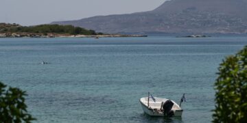Εικόνα από την παραλία Μαράθι στα Χανιά της Κρήτης (φωτ.: Μιχάλης Καραγιάννης/EUROKINISSI)