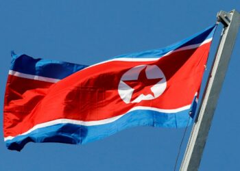 Η σημαία της Βόρειας Κορέας (φωτ.: EPA / Alexander Becher)