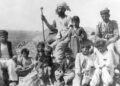 Ασσύριοι που επέζησαν μετά τη σφαγή στη Σιμέλε. Η φωτογραφία είναι δύο χρόνια μετά, το 1935, στη Συρία, κοντά στον Αβώρ, παραπόταμο του Ευφράτη (φωτ.: Assyrian Policy Institute)