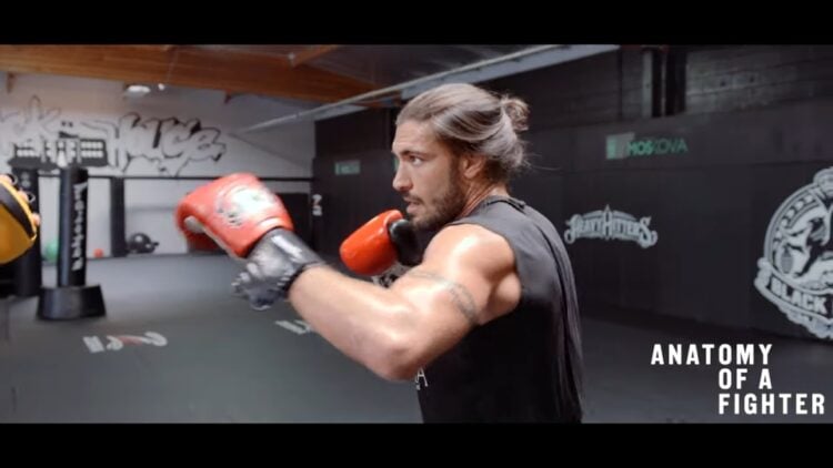 Ο Καναδός ελληνικής καταγωγής αθλητής των MMA Ηλίας Θεοδώρου (φωτ.: YouTube/Anatomy of a Fighter)