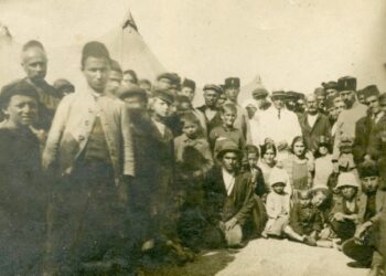 Πόντιοι πρόσφυγες στον καταυλισμό του Αγίου Στεφάνου (Κωνσταντινούπολη 1923) (Φωτ.: Αρχείο Ε.Π.Μ 3.1.16)