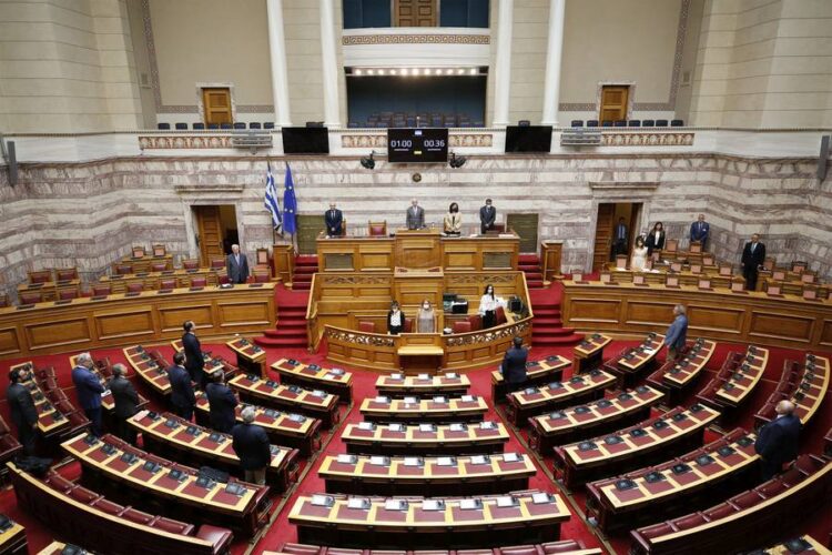 Ενός λεπτού σιγή τηρήθηκε στην Ειδική Συνεδρίαση της Ολομέλειας της Βουλής για την Ημέρα Εθνικής Μνήμης της Γενοκτονίας των Ελλήνων της Μικράς Ασίας (φωτ.: ΑΠΕ-ΜΠΕ/Αλέξανδρος Βλάχος)