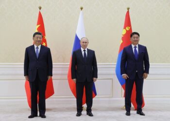 Οι πρόεδροι της Κίνας, της Ρωσίας και της Μογγολίας στη Διάσκεψη του Οργανισμού Συνεργασίας της Σανγκάης στο Ουζμπεκιστάν (Φωτ.: EPA/Sputnik/Alexandr Demyanchuk)