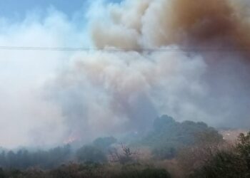 Εικόνα από την περιοχή όπου έχει ξεσπάσει η φωτιά στα Κύθηρα (φωτ.: Πυρκαγιά Ενημέρωση / Orestis Nikolaidis)