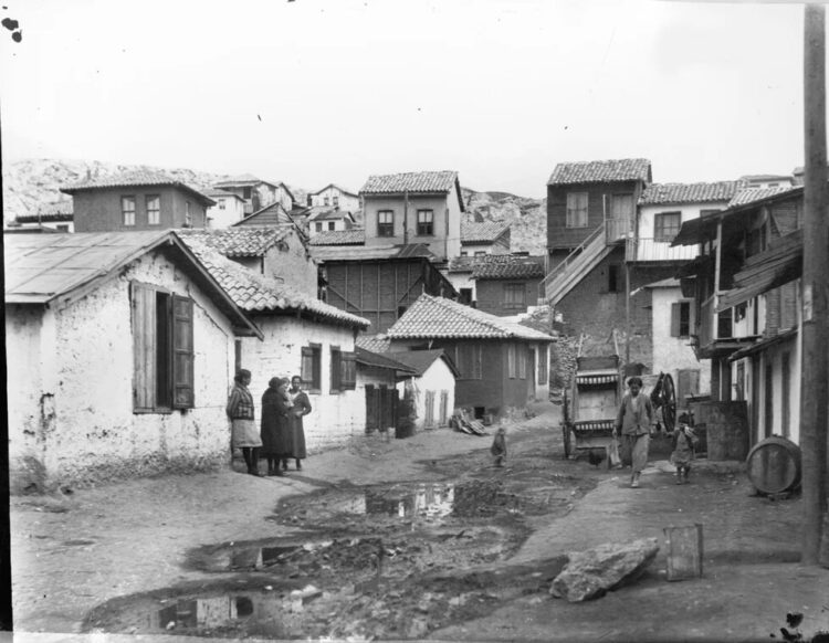 Ο προσφυγικός οικισμός Ταταυλιανά στα Πετράλωνα (φωτ.: Συλλογή Π. Πουλίδη / Αρχείο ΕΡΤ)