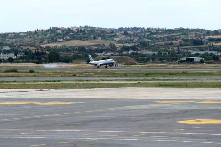 Προσγείωση αεροσκάφους στο αεροδρόμιο «Μακεδονία» της Θεσσαλονίκης (Φωτ. αρχείου: MotionTeam/Βασίλης Βερβερίδης)