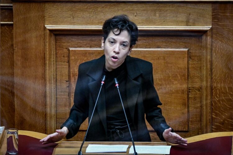Η βουλευτής Φωτεινή Μπακαδήμα που αποχώρησε από την Κ.Ο του ΜέΡα25 σε ομιλία της στη Βουλή (Φωτ. αρχείου: Τατιάνα Μπόλαρη)