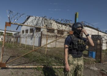 Χώρος προσωρινής κράτησης ουκρανών αιχμαλώτων στο Ντονέτσκ (Φωτ: EPA/Sergei Ilntitsky)