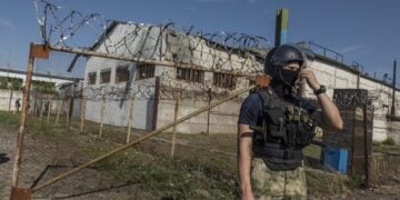 Χώρος προσωρινής κράτησης ουκρανών αιχμαλώτων στο Ντονέτσκ (Φωτ: EPA/Sergei Ilntitsky)
