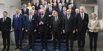 Οι ηγέτες της Ευρωπαϊκής Ένωσης στην άτυπη σύνοδο στην Πράγα (Φωτ.: EPA/Filip Singer)