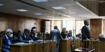 O πρώην υπουργός Υγείας και βουλευτής του ΠΑΣΟΚ-ΚΙΝΑΛ Ανδρέας Λοβέρδος καταθέτει στο Ειδικό Δικαστήριο με κατηγορούμενους τον πρώην αναπληρωτή υπουργό Δικαιοσύνης της κυβέρνησης ΣΥΡΙΖΑ - ΑΝΕΛ Δημήτρη Παπαγγελόπουλο και την πρώην επικεφαλής της εισαγγελίας Διαφθοράς Ελένη Τουλουπάκη, Τρίτη 4 Οκτωβρίου 2022. (Φωτ.: Eurokinissi/Τατιάνα Μπόλαρη)