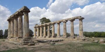 Ηραίο στο Μεταπόντιο,  ελληνική αποικία που είχε ιδρυθεί τον 7ο αιώνα π.Χ. από τους Αχαιούς στην Μεγάλη Ελλάδα της Κάτω Ιταλίας (φωτ.: el.wikipedia.org/wiki/Μεγάλη_Ελλάδα)