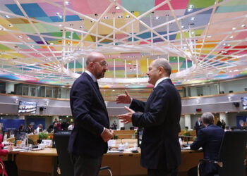 Ο επικεφαλής του Ευρωπαϊκού Συμβουλίου και ο καγκελάριος της Γερμανίας στο περιθώριο των εργασιών της Συνόδου Κορυφής (φωτ.: European Union)