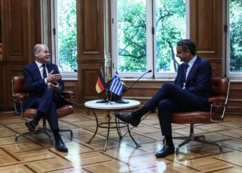 Συνάντηση του πρωθυπουργού Κυριάκου Μητσοτάκη με τον καγκελάριο της Ομοσπονδιακής Δημοκρατίας της Γερμανίας Όλαφ Σόλτς στο Μέγαρο Μαξίμου, Πέμπτη 27 Οκτωβρίου 2022. (Φωτ.: Eurokinissi/Σωτήρης Δημητρόπουλος)