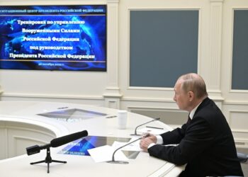 Ο Βλαντίμιρ Πούτιν παρακολουθεί άσκηση των στρατηγικών πυρηνικών δυνάμεων της Ρωσίας (Φωτ.: EPA/Alexei Babushkin/Kremlin Pool/Sputnik)