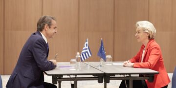 Συνάντηση του πρωθυπουργού Κυριάκου Μητσοτάκη με την πρόεδρο της Ευρωπαϊκής Επιτροπής Ούρσουλα φον ντερ Λάιεν στο περιθώριο των εγκαινίων του ελληνοβουλγαρικού αγωγού (IGB) στη Σόφια. Σάββατο 1 Οκτωβρίου 2022. (Φωτ.: Γραφείο Τύπου πρωθυπουργού/Δημήτρης Παπαμήτσος/Eurokinissi)