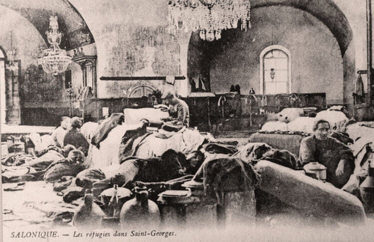 Πρόσφυγες στεγάστηκαν στο ναό του Αγ. Γεωργίου (Ροτόντα) στη Θεσσαλονίκη