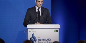 O πρωθυπουργός Κυριάκος Μητσοτάκης μιλάει στο 22o Παγκόσμιο Συνέδριο LNG (22nd World LNG Summit) που διεξάγεται στο Grand Hyatt Athens, στην Αθήνα, Τετάρτη 30 Νοεμβρίου 2022.(Φωτ.: Γραφείο Τύπου πρωθυπουργού/Δημήτρης Παπαμήτσος/ΑΠΕ-ΜΠΕ)