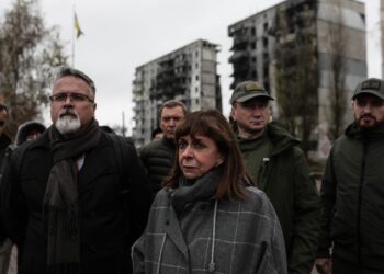 Η πρόεδρος της Δημοκρατίας Κατερίνα Σακελλαροπούλου στην Ουκρανία. Επισκέφθηκε συνοδευόμενη από τον υπουργό Εθνικής Άμυνας Νίκο Παναγιωτόπουλο τις πληγείσες από τους ρωσικούς βομβαρδισμούς πόλεις Μποροντιάνκα, Μπούτσα και Ιρπίν Πέμπτη 3 Νοεμβρίου 2022.(Φωτ.: Γραφείο Τύπου προεδρίας της Δημοκρατίας/ Θοδωρής Μανωλόπουλος)